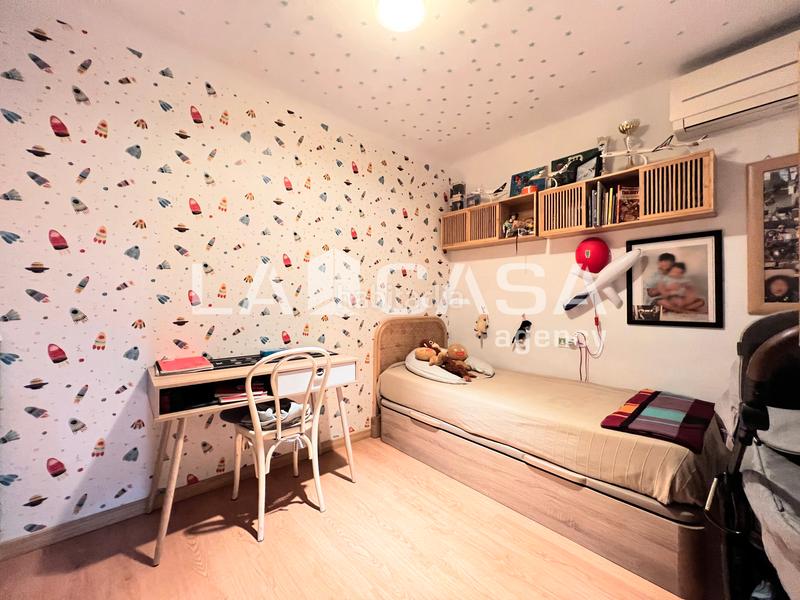 Foto 90a6dcd6-0cc4-44a3-8b11-aa86d5a2b357. Etagenwohnung in La Salut Badalona