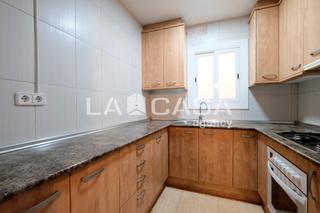 Appartamento in Roquetes. Encantador piso reformado en venta en calle dalvarado  barcelona