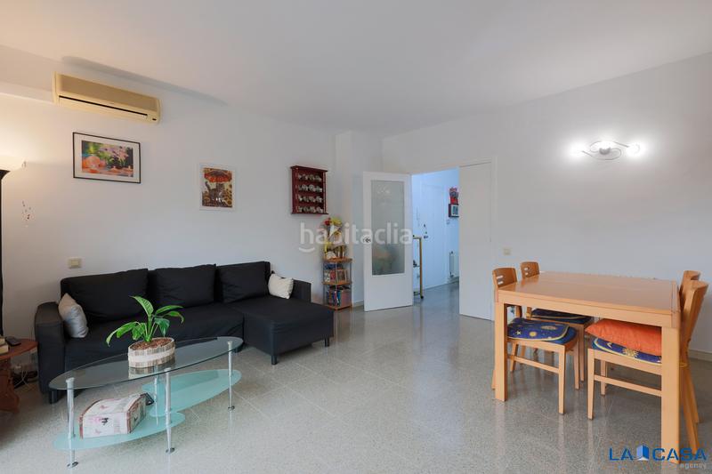 Foto 150d1d0e-0a2d-4f19-bc89-2227f3785530. Piso  en venta en calle del doctor aiguader en Barcelona