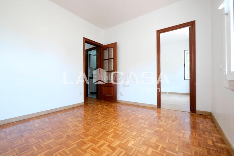 Foto 40a370f0-f54a-4f91-9d26-b6e76f6843d8. Appartamento in Turó de la Peira Barcelona