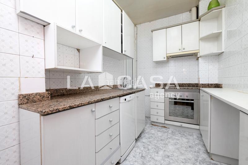 Foto 713c9706-25ae-484a-b7c4-50c5c14afcb8. Appartement dans Turó de la Peira Barcelona