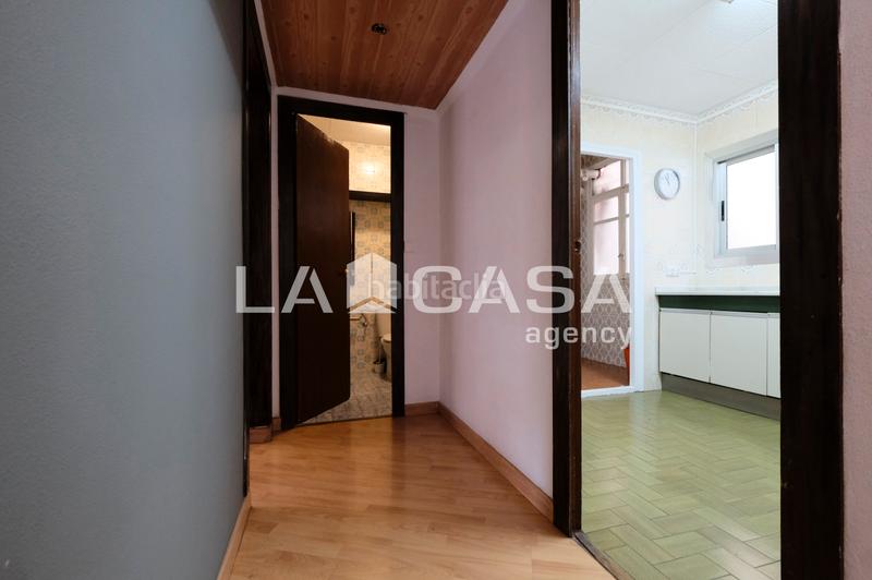 Foto d2f4cbe7-19db-41ad-899f-f63e62080f0b. Flat in Vilapicina - Torre Llobeta Barcelona