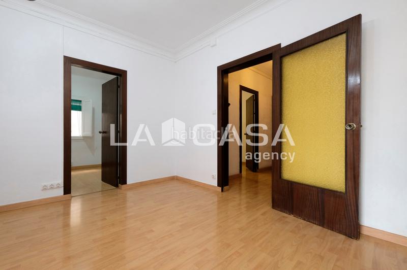Foto ade89086-64b7-42e8-8b18-1c2be3ff4292. Piso en Vilapicina - Torre Llobeta Barcelona
