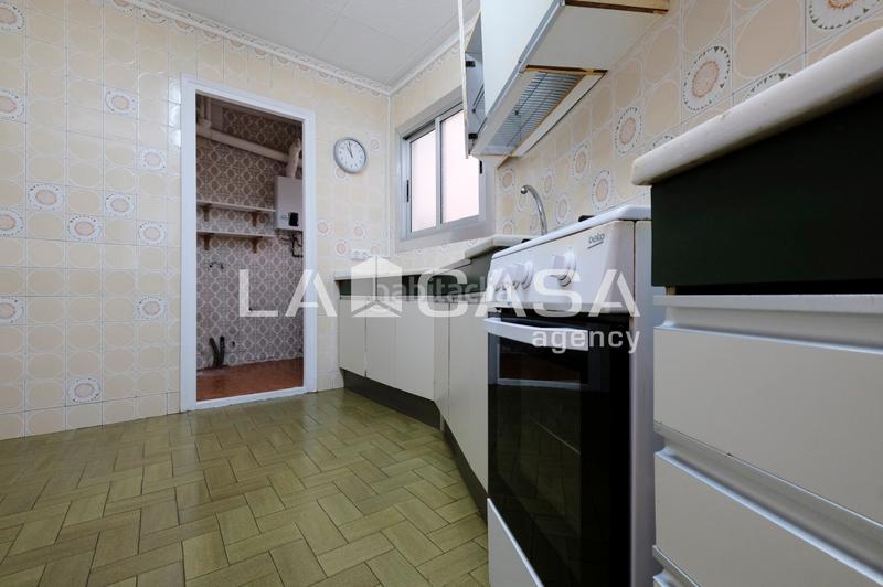 Foto d6a61c34-5d56-45bc-b310-63476885c936. Piso en Vilapicina - Torre Llobeta Barcelona