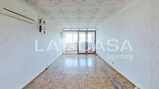 Appartamento  Carrer de puigcerdà. Piso completamente exterior en sant marti!