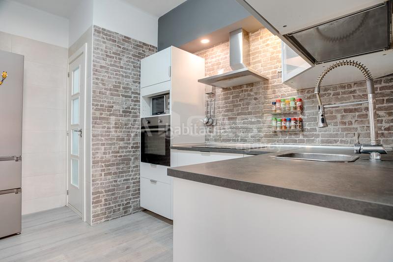 Foto 46918eca-12b2-4606-b122-f7b8c5a4799e. Flat with heating in Llefià Badalona