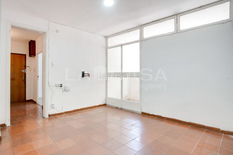 Foto e9506ea3-0c19-4877-9604-809fb4777e5a. Pis a La Verneda - La Pau Barcelona