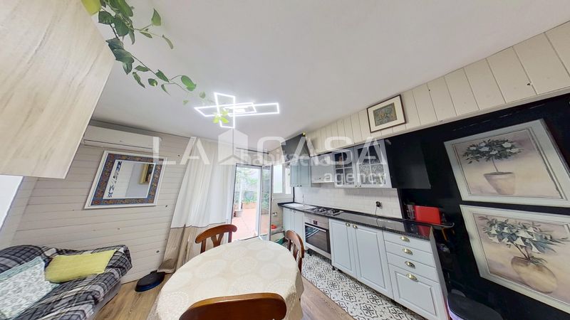 Foto 53e1fd42-20ae-40b1-bda0-a7821be6fdf6. Àtic a Carmel Barcelona