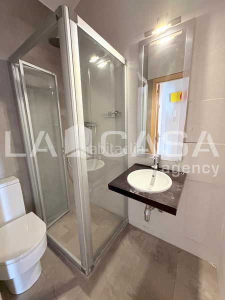Foto ca1c6696-a398-43f0-bb5c-8fae9f5431ea. Àtic amb calefacció aparcament a Can Rull Sabadell