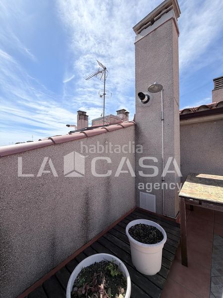 Foto ea830e69-e252-4567-ae83-554388665d7a. Àtic amb calefacció aparcament a Can Rull Sabadell