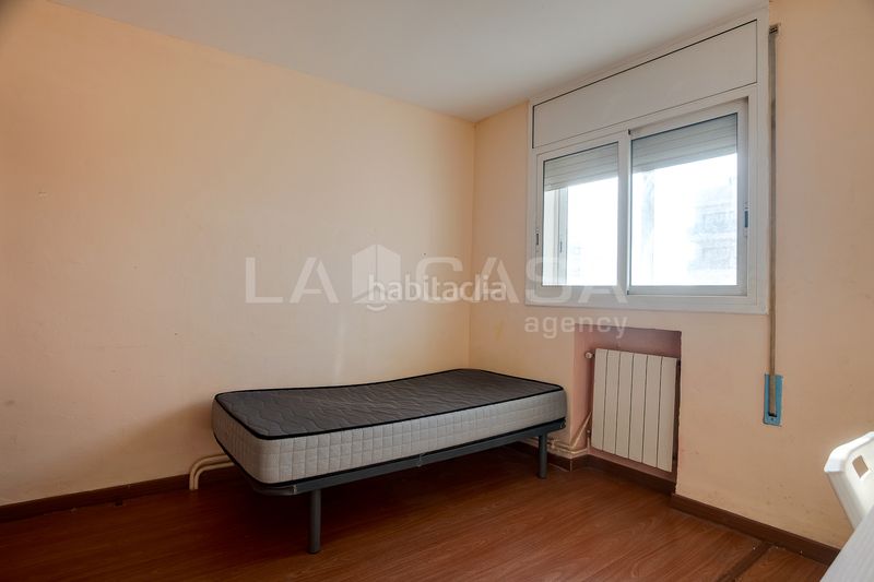 Foto ce0abf49-80ed-4c43-bce1-65c1ee5a1fd2. Dúplex a La Verneda - La Pau Barcelona