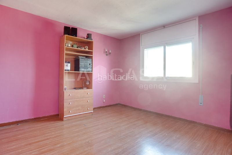 Foto e8cc6d50-0258-4b93-ab53-76a0ac9a9fe0. Dúplex a La Verneda - La Pau Barcelona