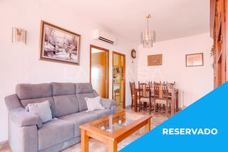 Pis a El Besòs. Piso de 65 m2 construidos 56 m2 útiles con 3 habitaciones, ascen