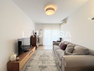 Pis  Carrer d'isaac albéniz. Amplio piso de 134 m2 con 4 dormitorios, 2 baños, balcón, terraz