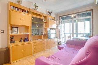 Etagenwohnung in El Besòs. Excelente oportunidad a pocos minutos de la playa!!!