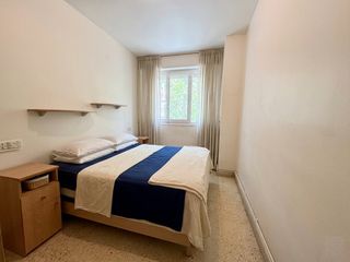 Etagenwohnung  Avinguda de madrid. Oportunidad de amplia vivienda exterior de 82 m2 en les corts!!
