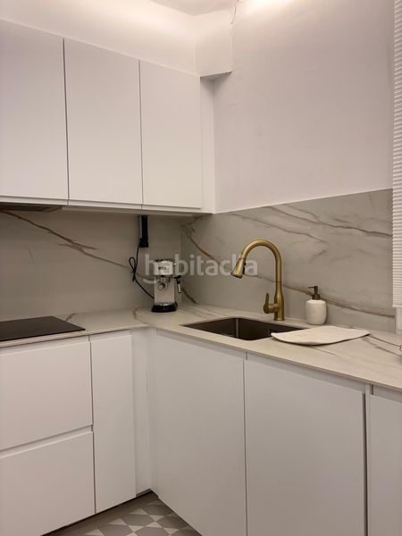 Foto ade9f943-5d97-4b24-ae93-4a00a3accc98. Pis a Sants Barcelona