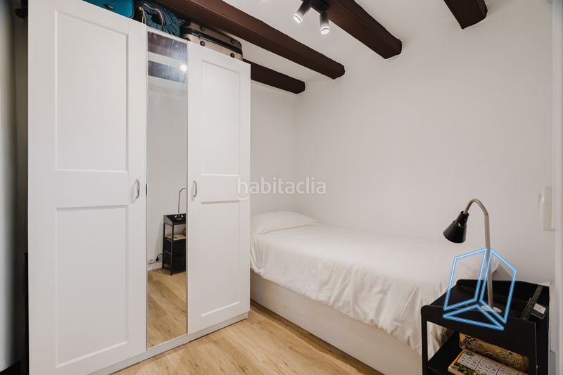 Foto ff920e0d-4165-48aa-aa88-29a75823a81f. Pis a Sagrada Família Barcelona