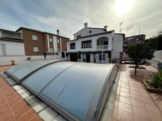 Xalet en Altos de la Zubia. Venta de maravilloso chalet independiente en zona residencial .