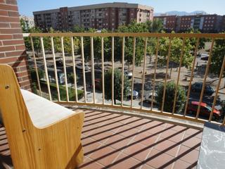 Alquiler Piso en Joaquina Eguaras. Para estudiantes  y trabajadores , muy soleado , todo exterior ,