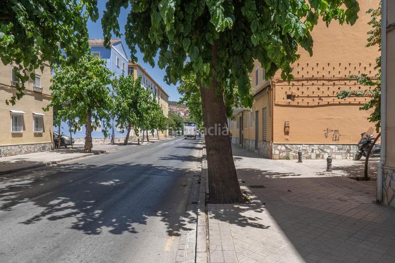 Foto f1859911-0e75-4fb9-a6ce-35fdad057ee4. Geschäftsraum in avenida avenida pablo picasso 6 in Granada