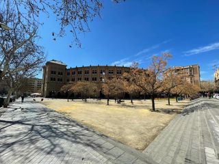 Miete Etagenwohnung in Plaza de Toros. Pisazo con calefacción gratuita , solamente para estudientes.