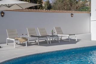 Casa a Huétor de Santillán. Espectacular vivienda con piscina en una planta en huetor santil