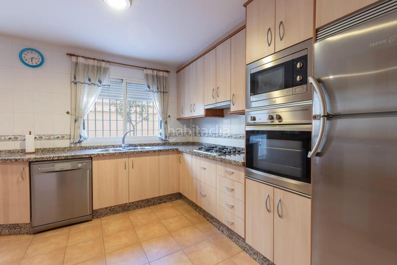 Foto 113c6e8e-f0cd-452f-a156-868ef2f84d03. Casa adosada casa en venta , granada lista para entrar a vivir en Maracena