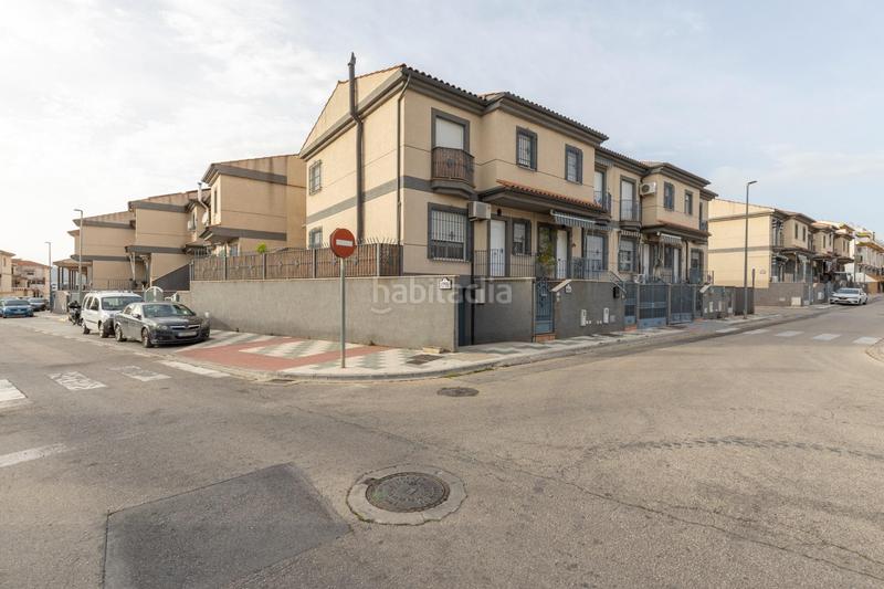 Foto b69213fa-b86c-4b69-9689-89a294fe0955. Casa adosada casa en venta , granada lista para entrar a vivir en Maracena