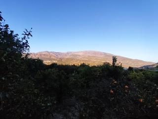 Finca rústica  Restabal. Finca de recreo con construcción en el valle.
