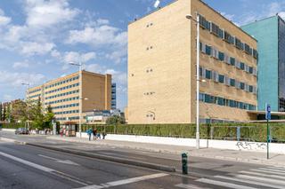 Lloguer Aparcament cotxe a San Francisco Javier. Alquiler de plaza de parking en la zona de traumatología, granad
