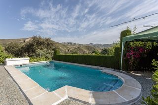 Casa in Dúdar. Gran casa y parcela en aguas blancas