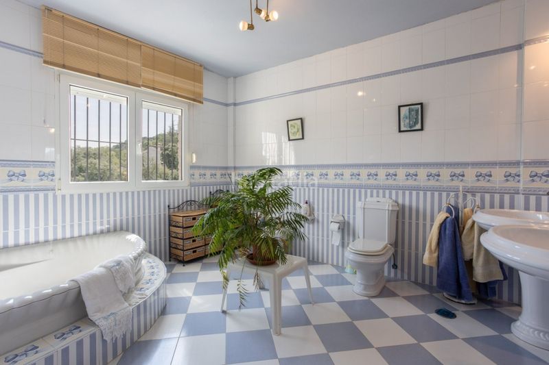 Foto ecd5e4b2-42ca-499a-8460-c9fb634a1a15. Casa amb calefacció aparcament a Dúdar