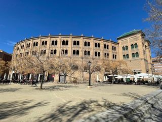 Alquiler Piso en Plaza de Toros. Pisazo con calefacción central gratis solamente para estudiantes