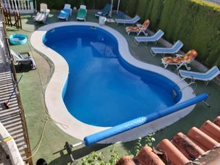 Maison à Valdepeñas de Jaén. Espectacular independiente con piscina y campo deportivo en la s