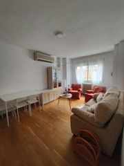 Rent Flat in Fígares. Piso coqueto en pleno centro de granada para estudiantes