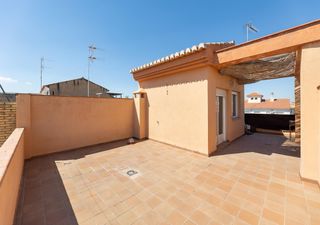Casa adossada a San Antón. Casa adosada con grandes posibilidades en el centro de armilla