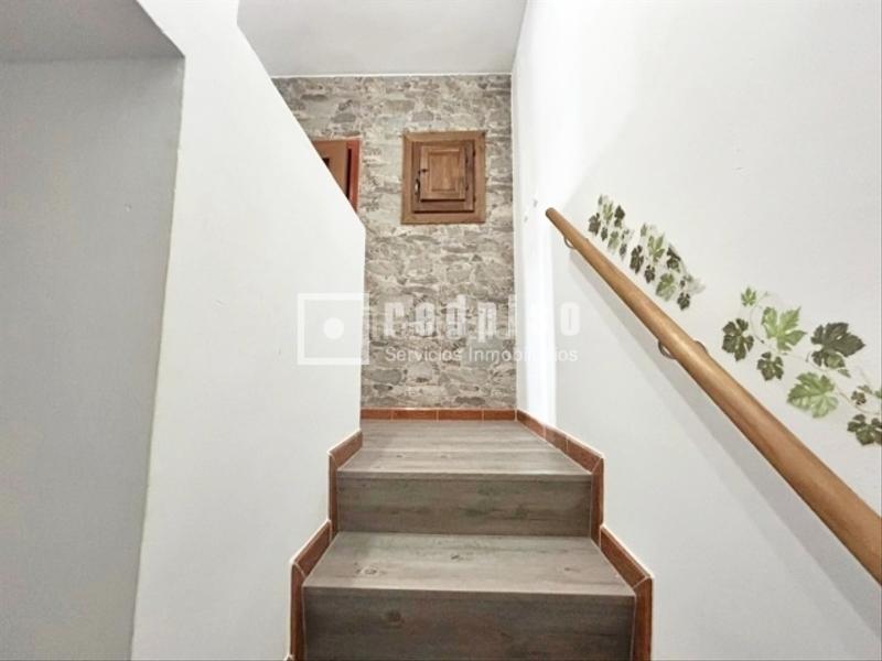 Foto e23ba418-ac0b-47c5-9480-0e6a66043ee1. House in Valdeavellano