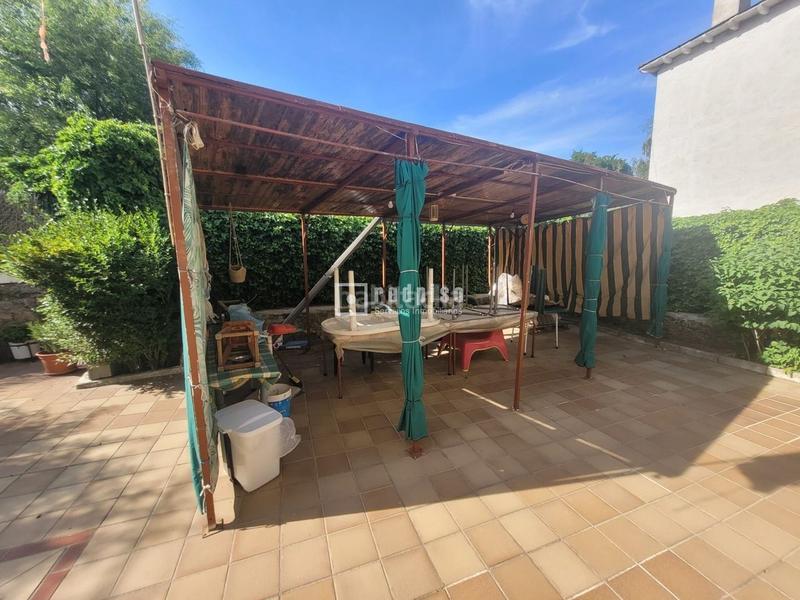 Foto 6d225f8e-54cb-46cd-9f4b-4ecaad61bf16. Piso  bajo en el b de la estacion las navas del marques en Navas del Marqués (Las)