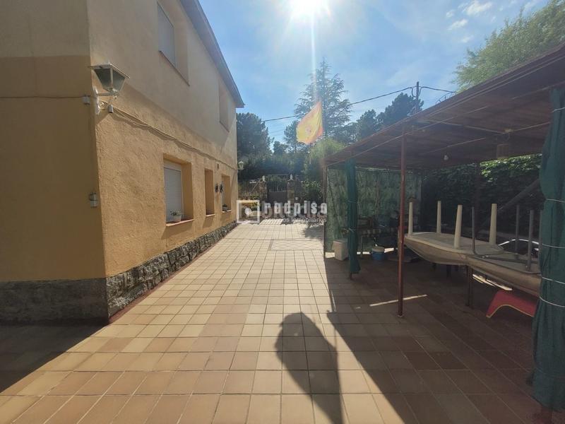 Foto 900d3468-4e60-4e60-8523-eeb93ccce1ca. Piso  bajo en el b de la estacion las navas del marques en Navas del Marqués (Las)