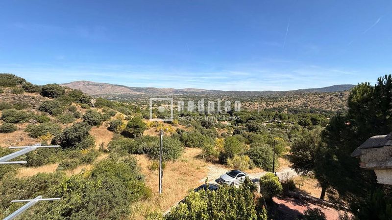 Foto c9c1bae0-82ea-4201-8ae2-3b76c09c5687. Xalet amb aparcament a Tiemblo (El)