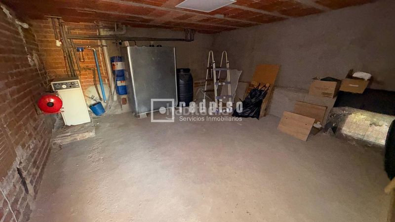 Foto f9d67b6d-34cd-443e-9369-927927f0c6cc. Xalet amb aparcament a Tiemblo (El)