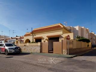 Casa a Puerto Rey. Bungalow con garaje en puerto rey, vera playa almería