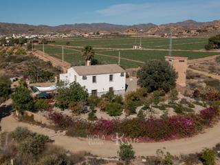 Casa  N/a. Molino de agua renovada con piscina y garaje en antas almera