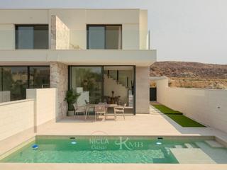 Casa  Ronda del mulhacen. Villa moderna con 3 dorm. en valle del este, vera almería
