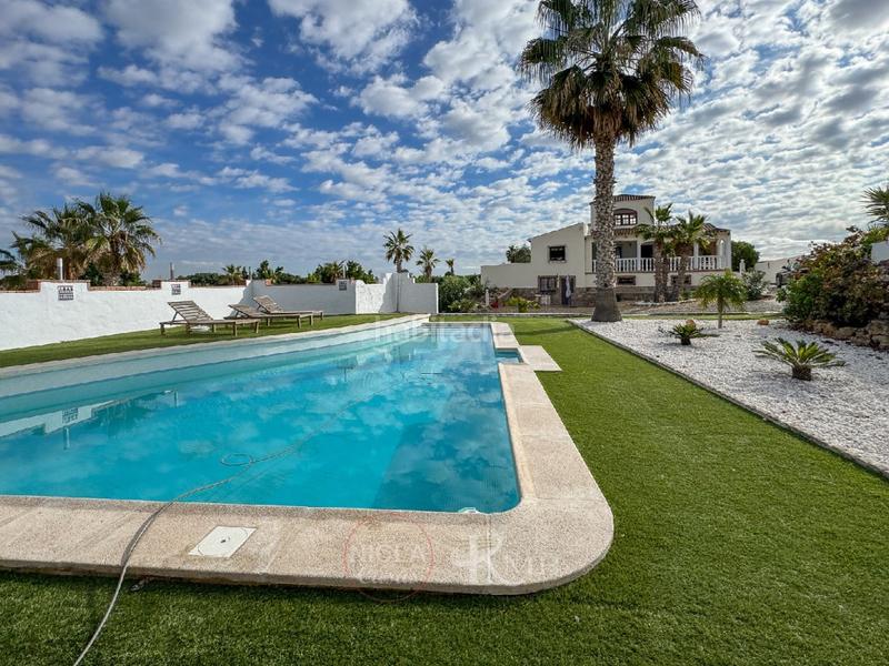 Foto fa9b7cf6-384a-4aff-8d02-f844363d207e. House with heating pool in Vera ciudad Vera