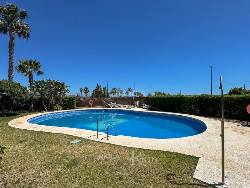 Foto 1272ab15-6e59-4bf3-8ff4-a38531e67a8c. Dúplex amb piscina a Lomas del Mar Vera