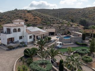Casa  Poligono 5 paraje 303 selvalico. Villa de campo con piscina infinita en bédar almería