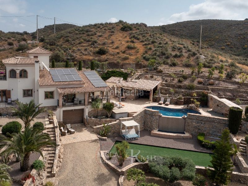 Foto c9c39900-aed0-439f-8af5-62d8bbeb9da2. Casa amb piscina a Bédar