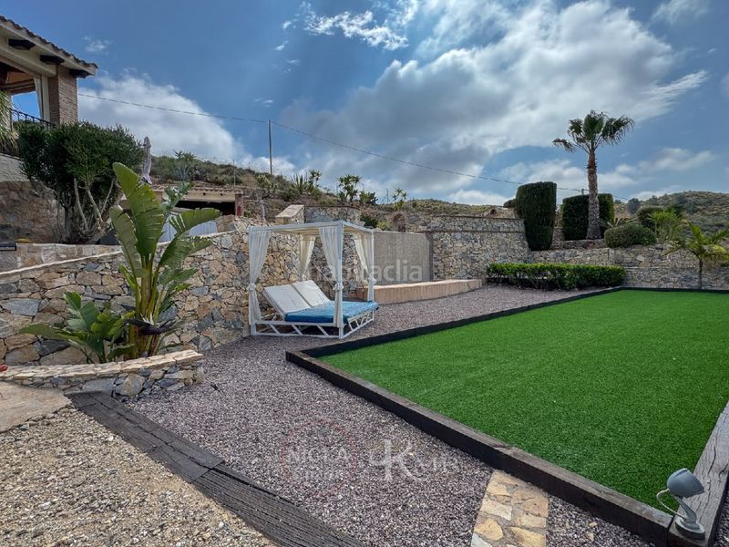 Foto f49504c6-66fb-4050-a1a6-87e33464b055. Casa amb piscina a Bédar